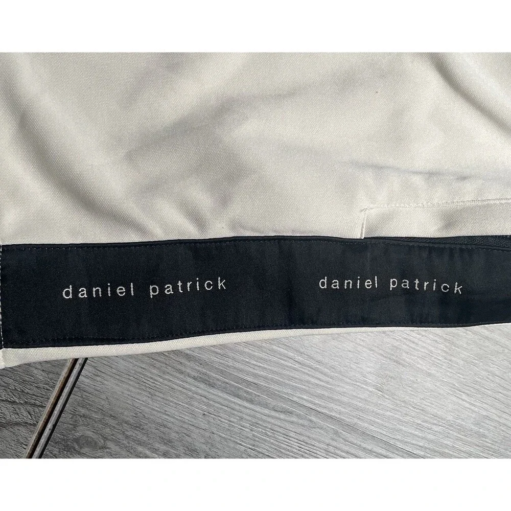 Daniel Patrick Men's Classic Gym Shorts Ivory Black Track Side Stripe Size XL